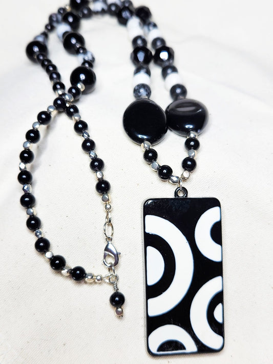 Black & White w/Pendant Necklace