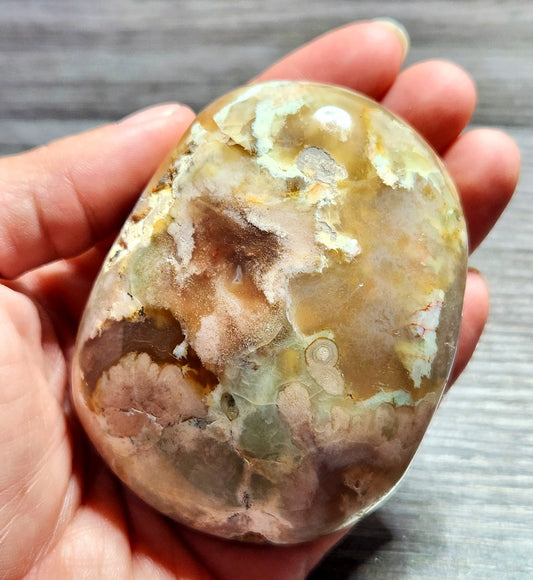 Flower Agate Palm Stone